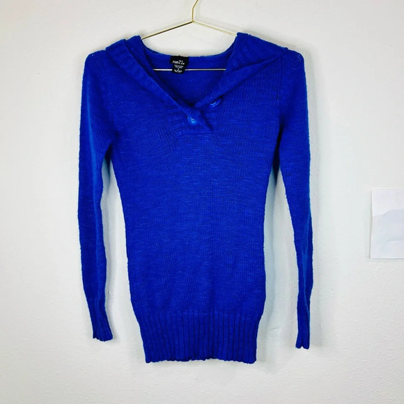 Rue21 Women’s Blue Knit Pullover Sweater with Button Accent, Size Small - Picture 1 of 6
